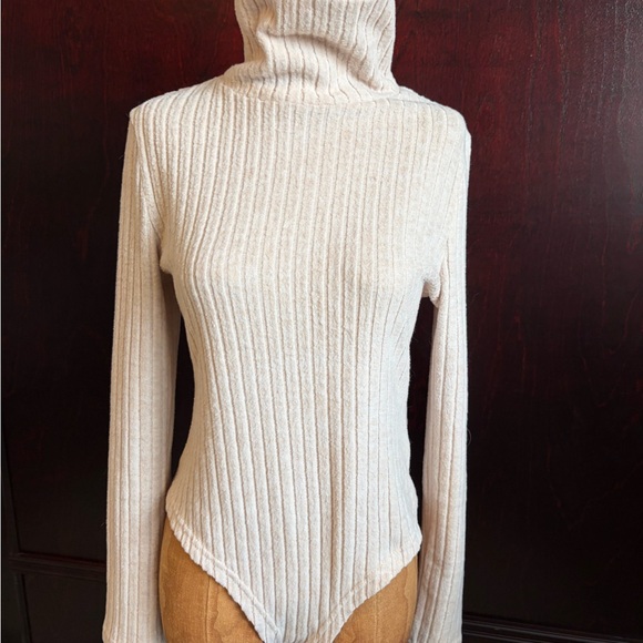 Soft woven Cream Ribbed Turtleneck body suit - Picture 2 of 6